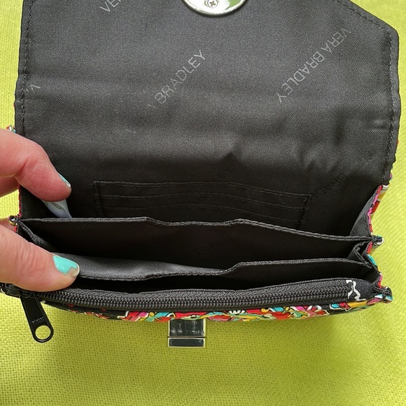 🌺 VERA BRADLEY; Beautiful Unique Floral Design Wristlet w/Zippered Pouch NICE!! - Picture 9 of 14